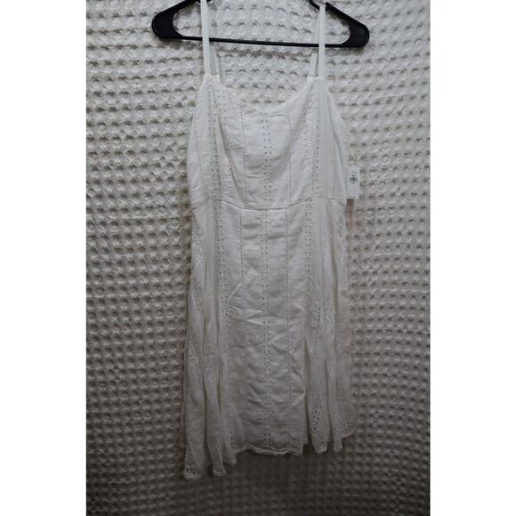 Bundle of womens size M summer dresses. White is NWT - Picture 4 of 4